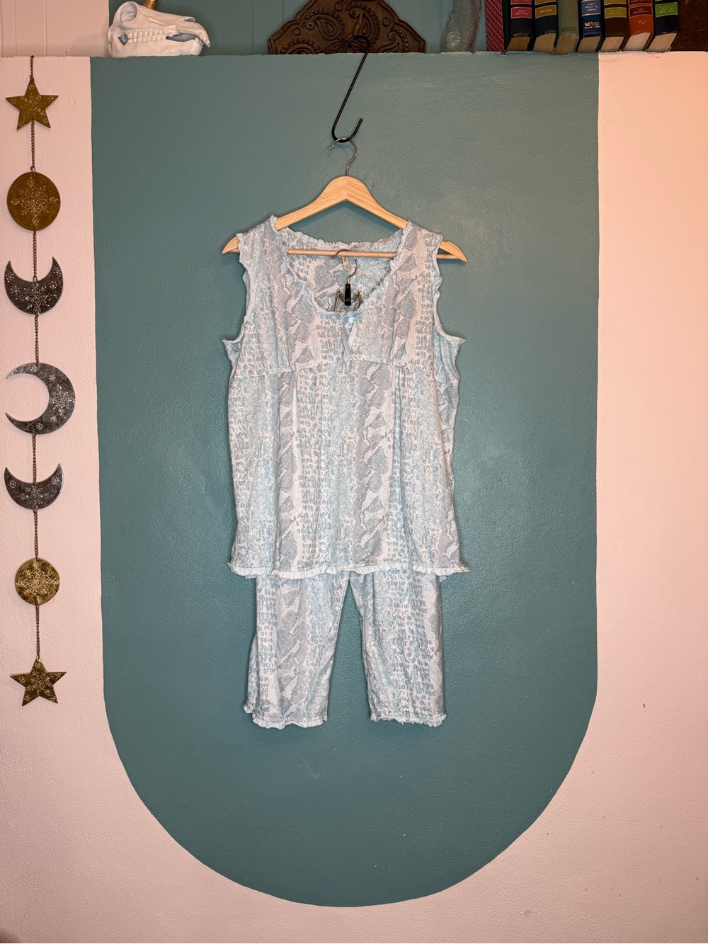 Women's Light Blue Lace Pajama Set - Sleeveless Top & Capri Pj pants size M